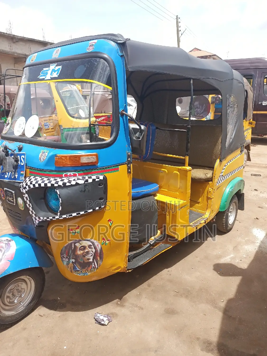 Bajaj RE 2022 Yellow