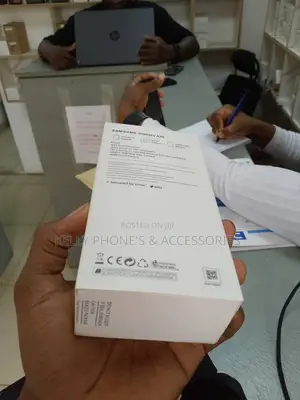 New Samsung Galaxy A30 64 GB Black