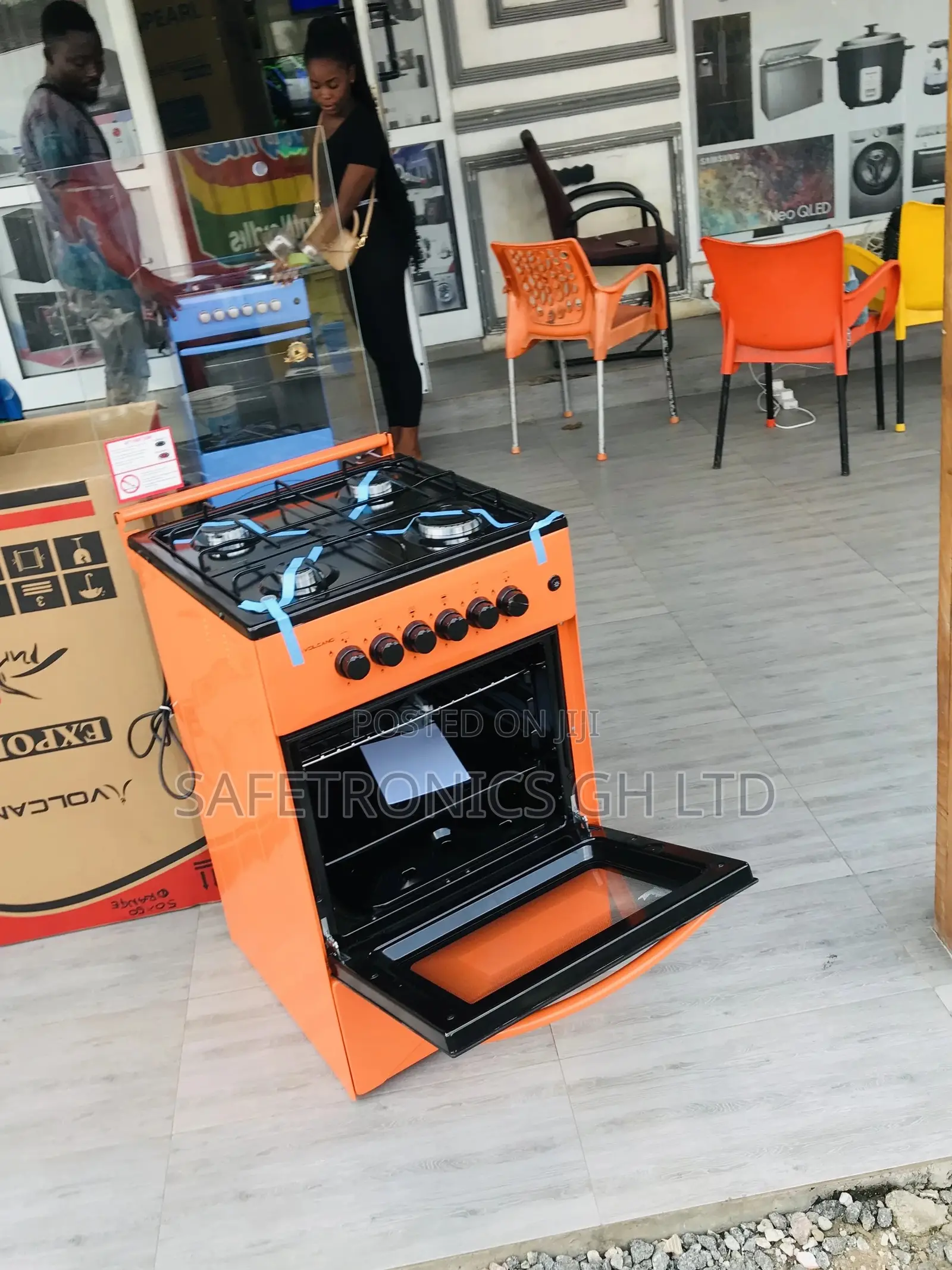 Volcano 4 Gas Burner 50x50 Oven With Grill Glass Lid