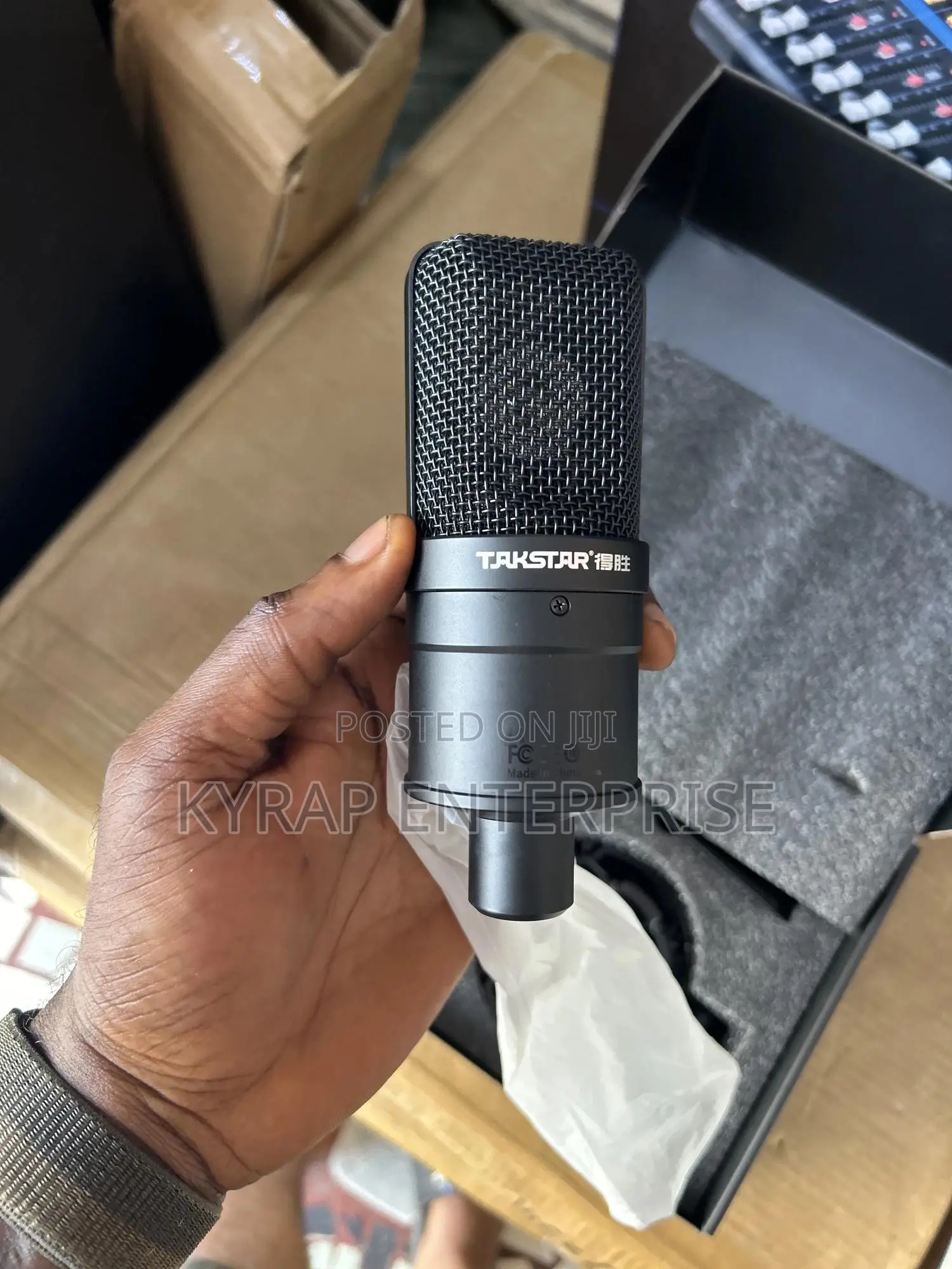 TAKSTAR SM-8B Studio Microphone