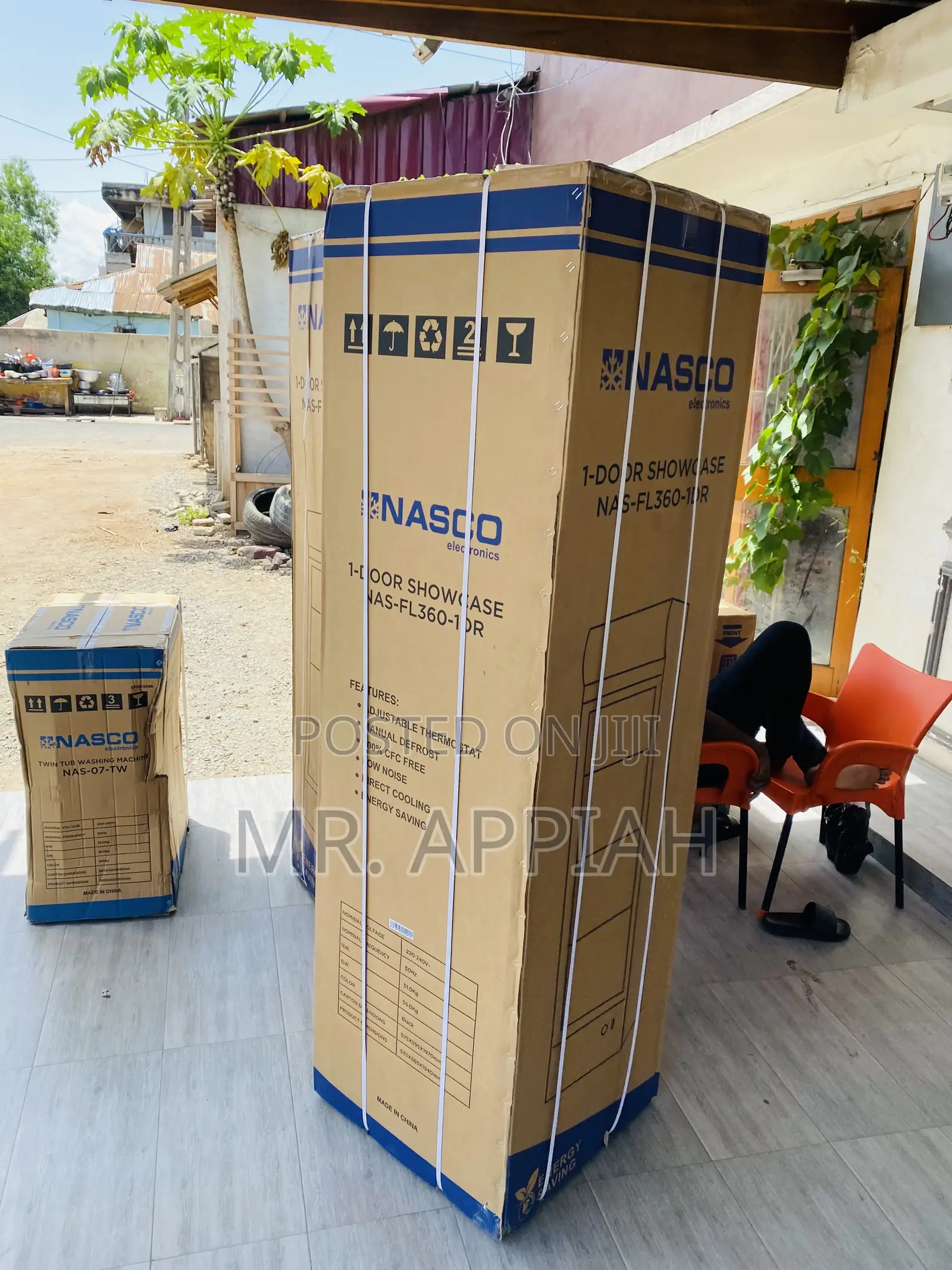 Affordable Nasco Nasfl400-1dr Single Door Display Fridge.