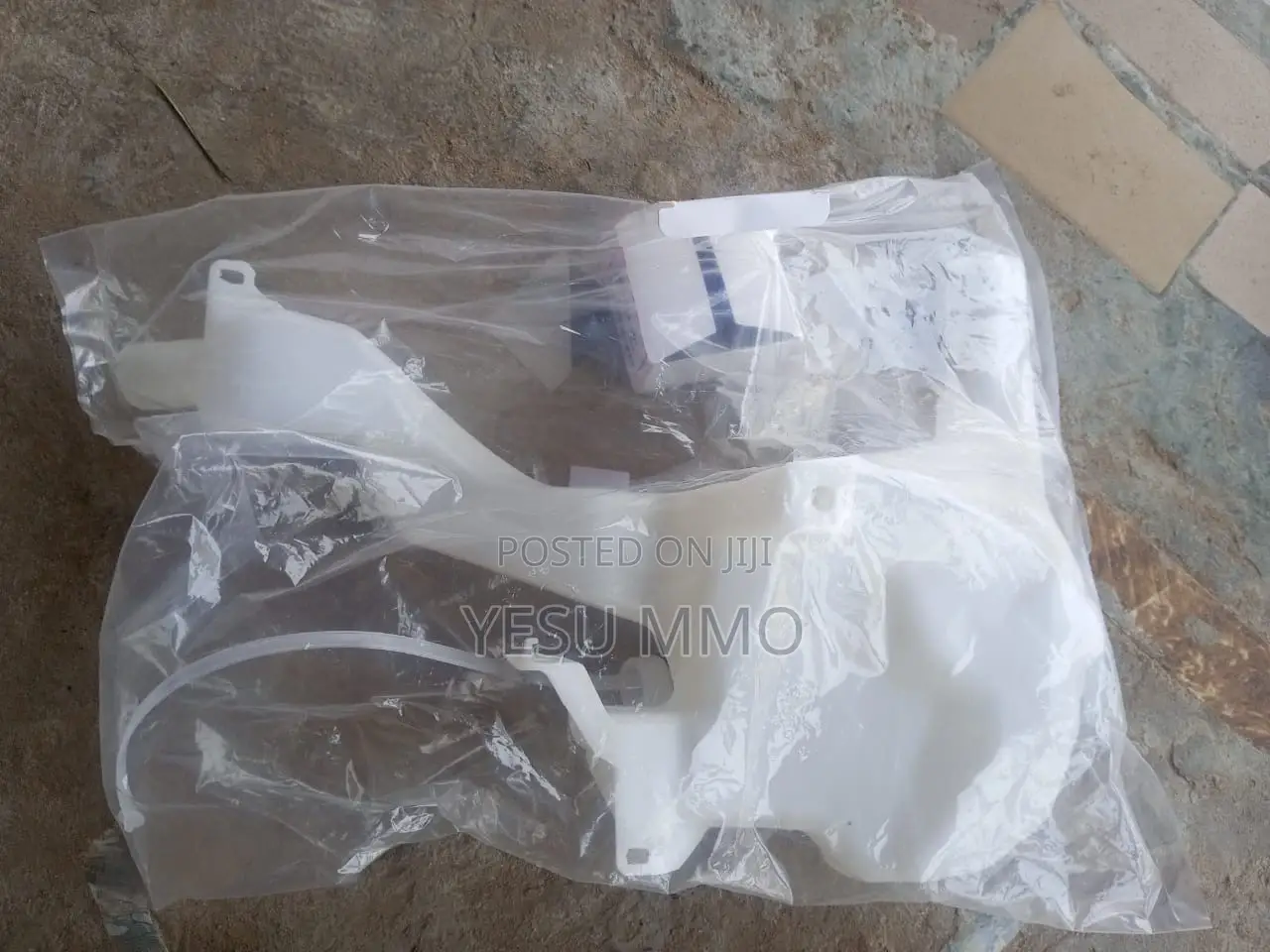 Honda HR-V 2017 Wiper Bottle