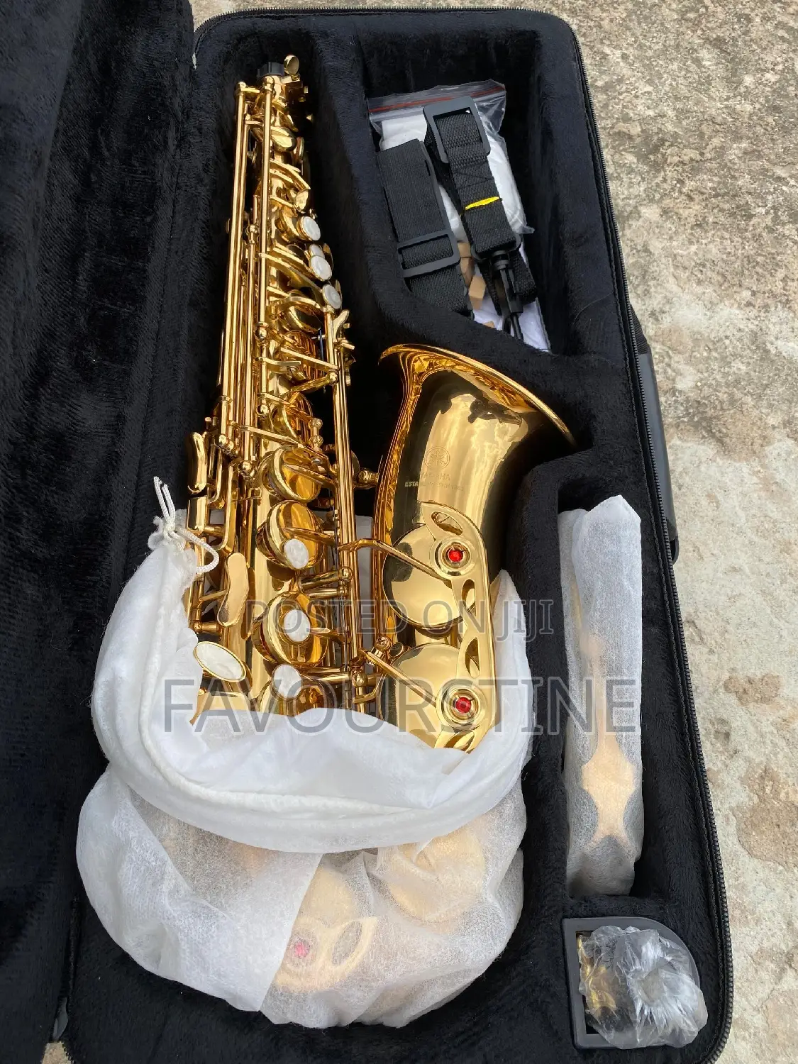 Brand New Quality Yamaha Alto Saxophone- Gold 1pcs Reed