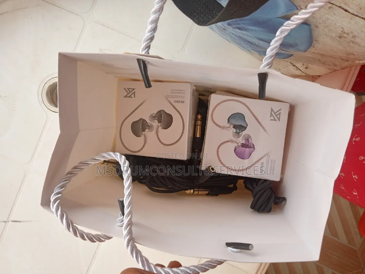 In-Ear/Extension Cable/Amplifier/Cases
