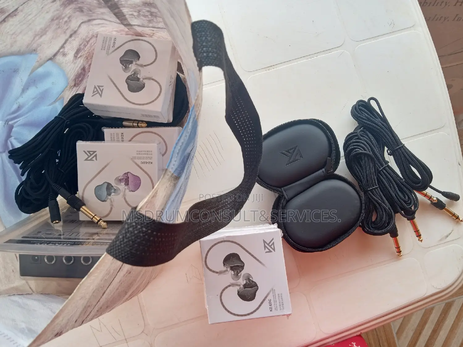 In-Ear/Extension Cable/Amplifier/Cases