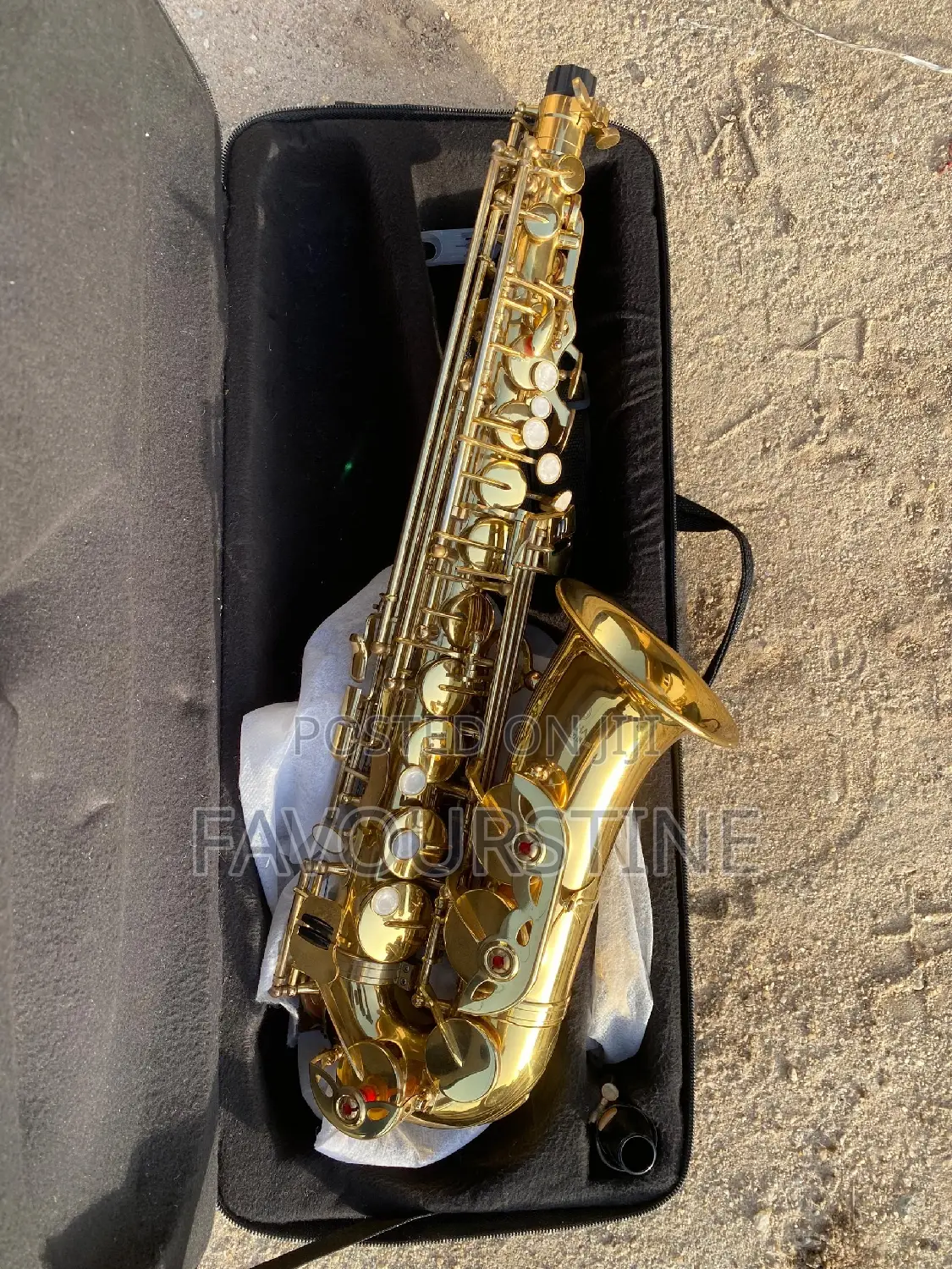Yamaha Alto Saxophone - Semi New
