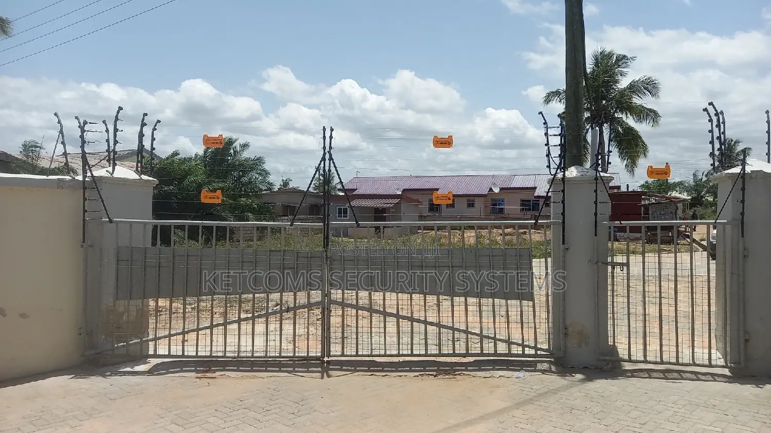 Electric Fence And Razor Fence
