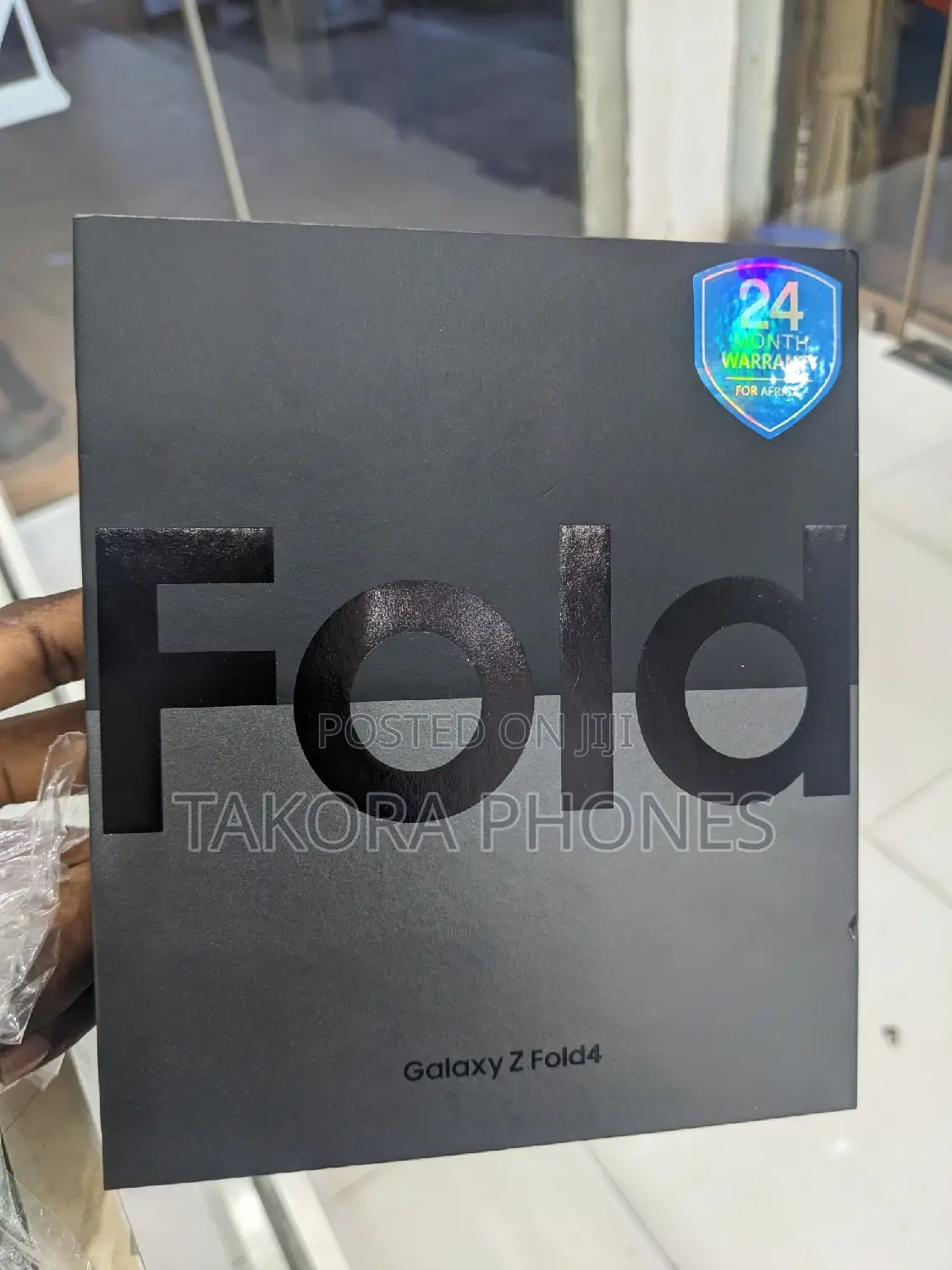 New Samsung Galaxy Z Fold4 256 GB Gold