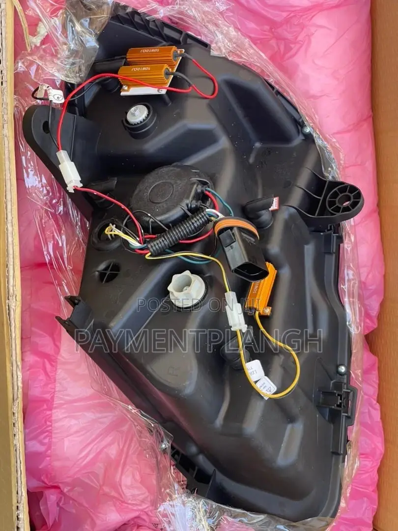 Mercedes Benz 2015-2019 W205 C250 Headlight Available