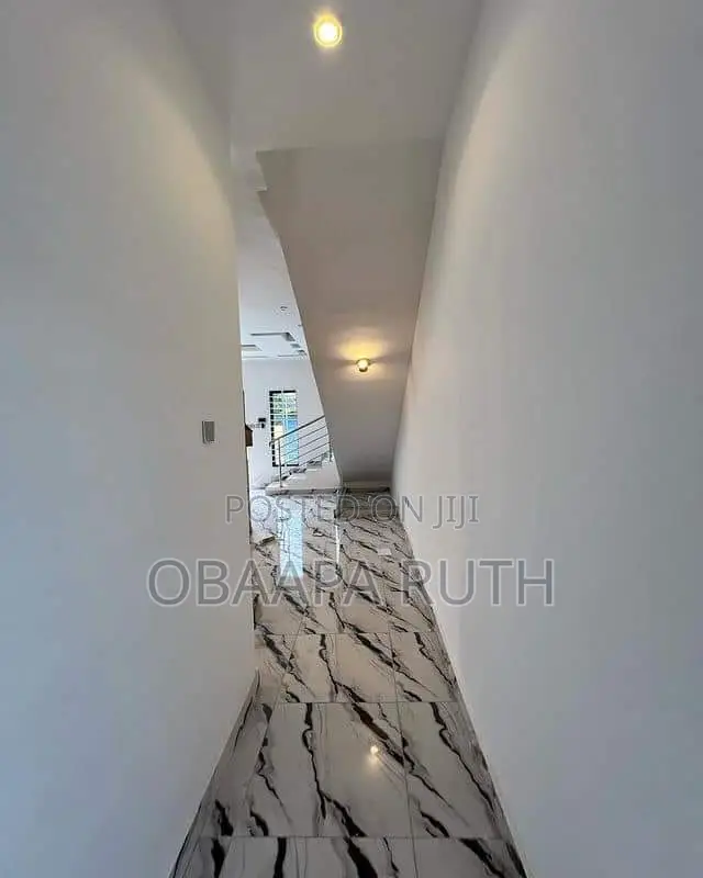 3bdrm Duplex in Adjiriganor for rent