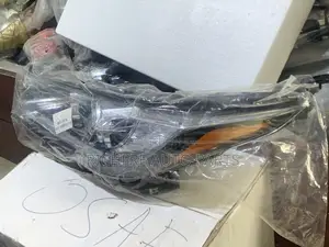 Toyota Highlander 2017-2018 Headlight