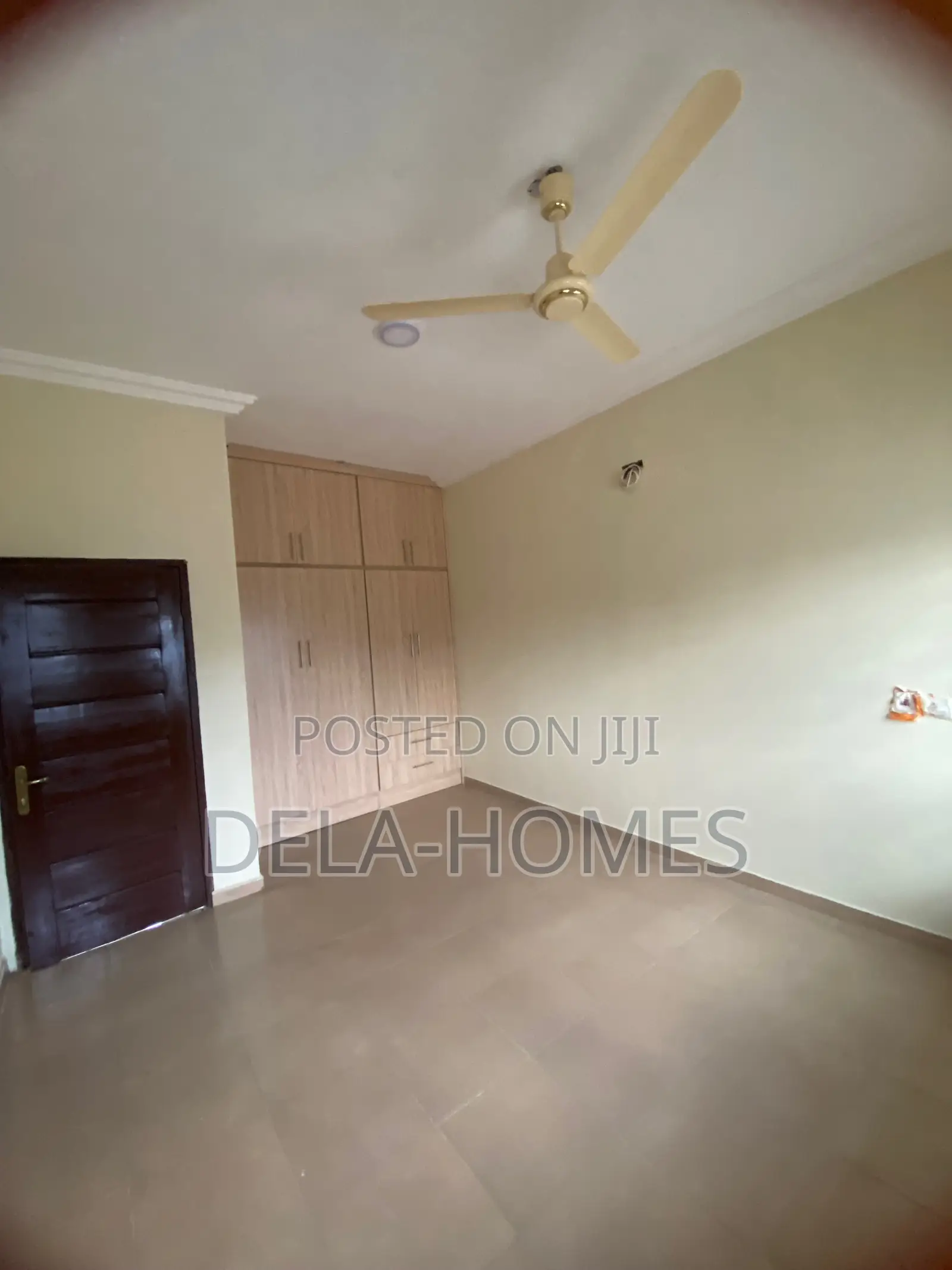 Newly Built Chamber N Hall Sc for Rent at Adenta.