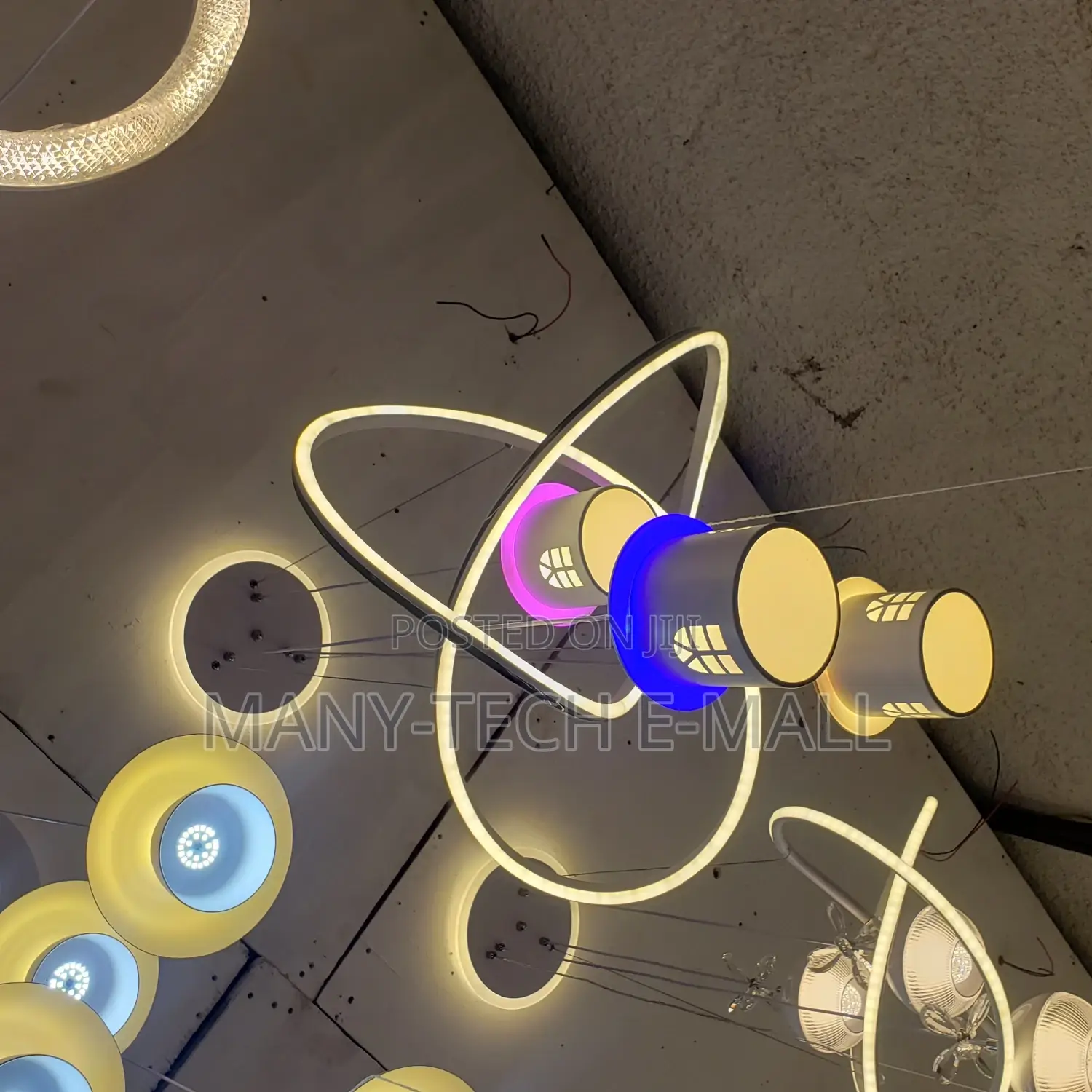 Ceiling LED Pendant Light.