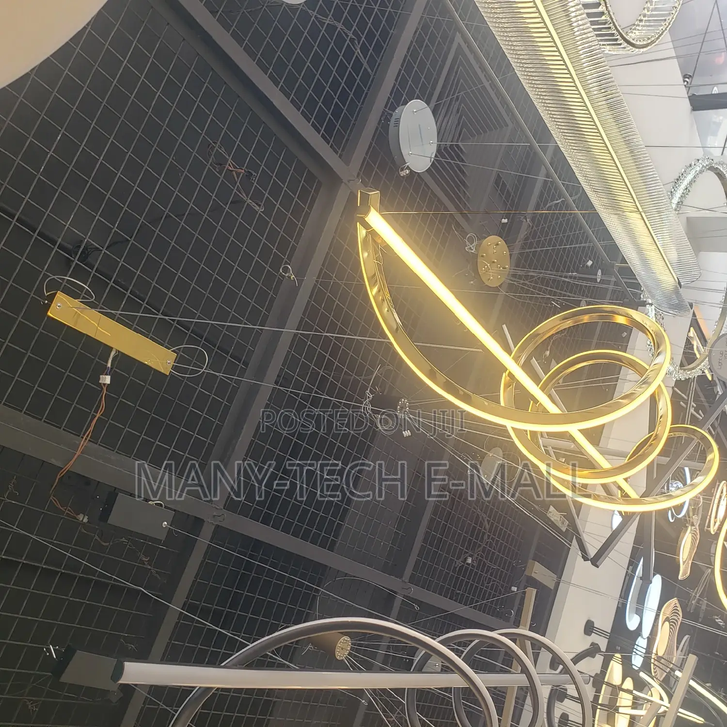 Luxurious Ceiling LED Pendant Light.