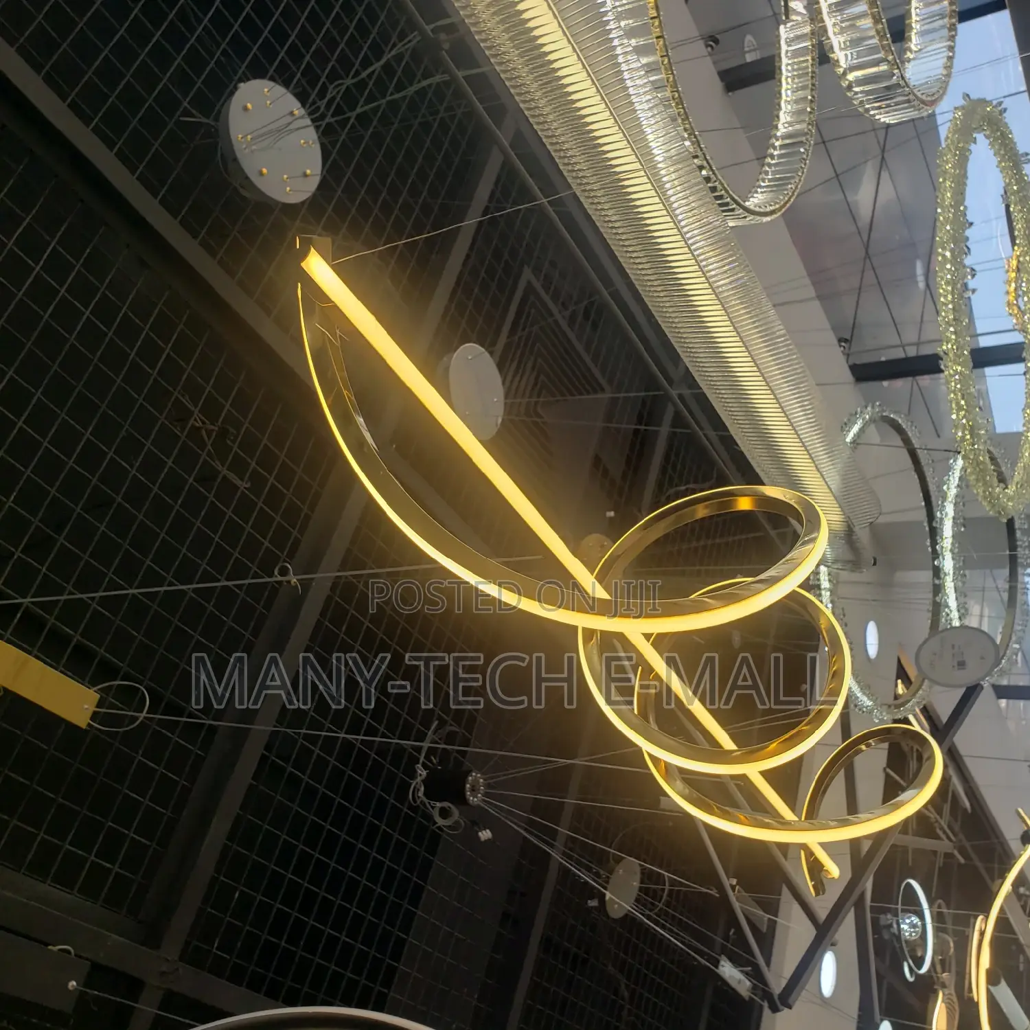 Luxurious Ceiling LED Pendant Light.