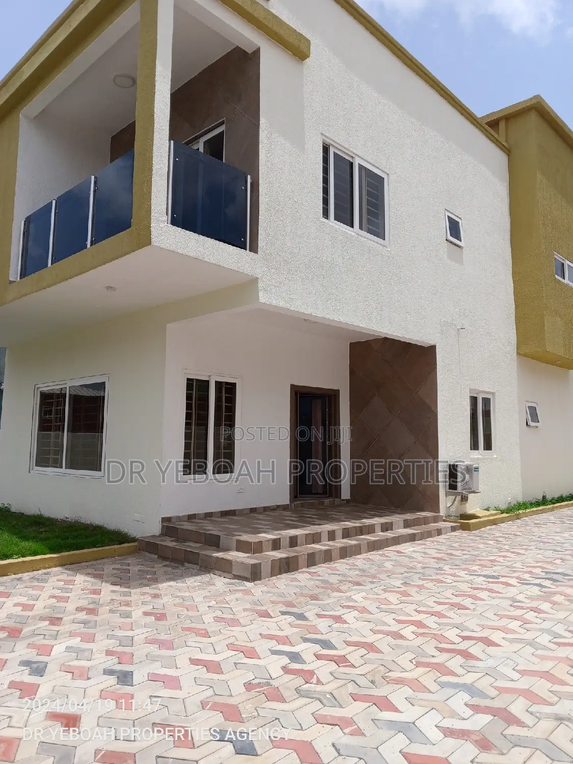 4bdrm Duplex in Spintex Road:- 3 for sale