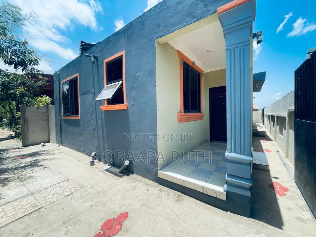 2bdrm Apartment in School Junction, Adjiriganor for rent