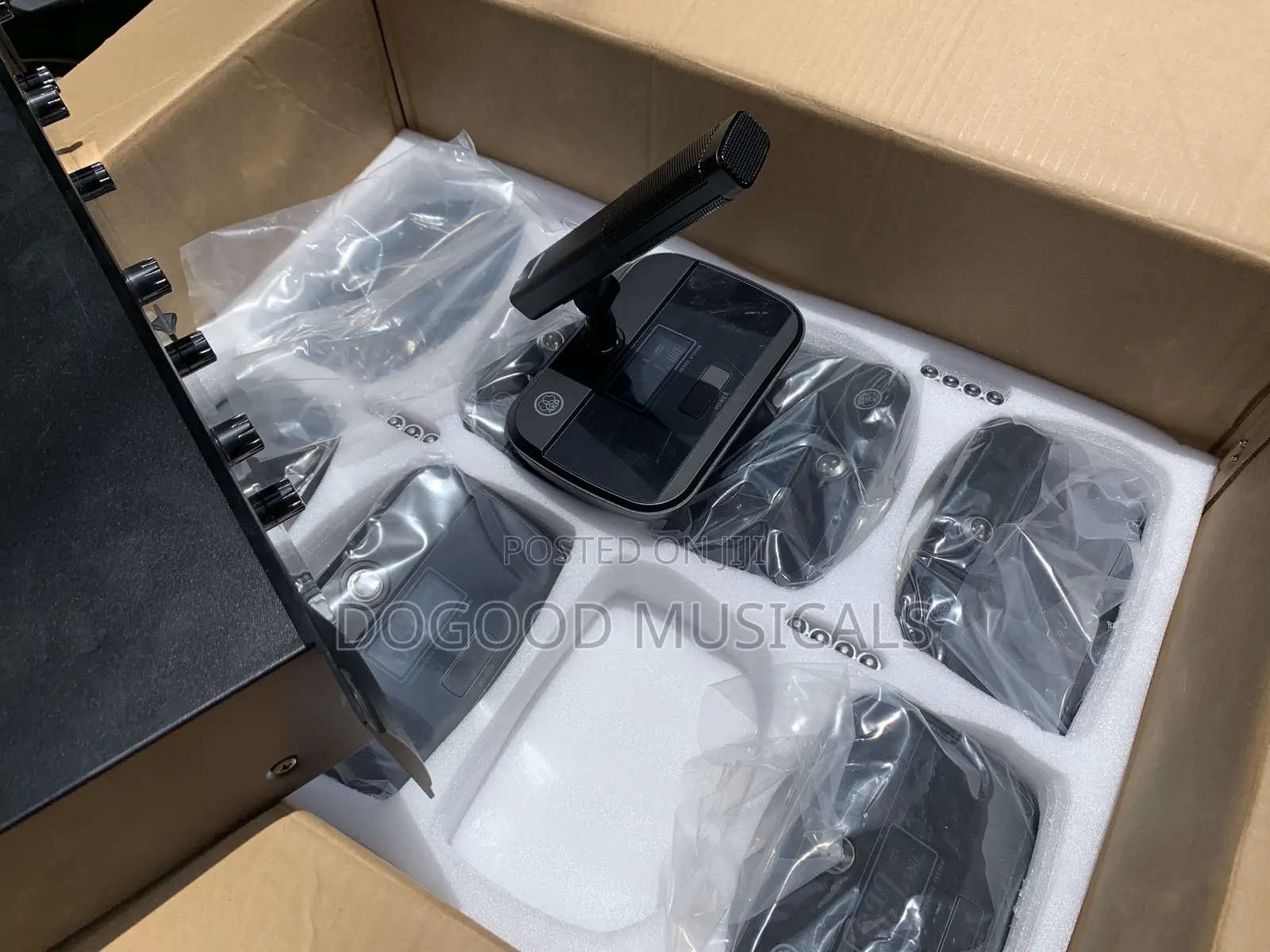 Akg Ak-1600 8in1 Conference Wireless Microphone