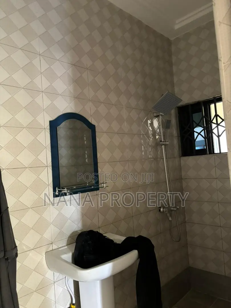6bdrm House in Oyarifa for sale