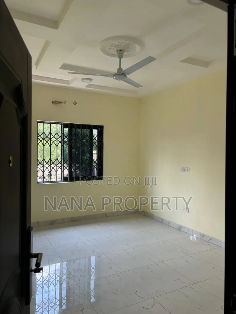 6bdrm House in Oyarifa for sale