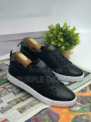 Clean Casual Designer Sneakers for Gents
