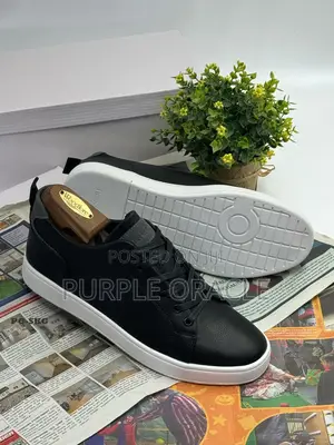 Clean Casual Designer Sneakers for Gents
