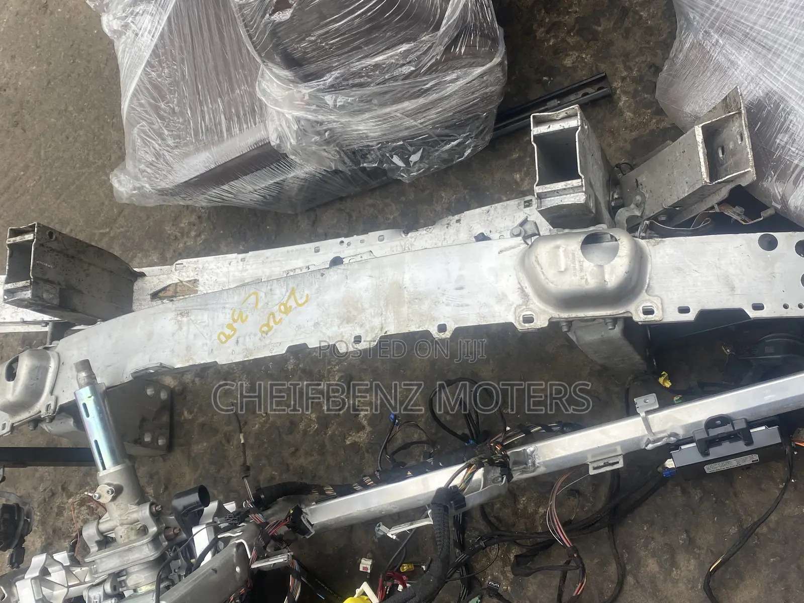Mercedes Benz C300 W205 Rear Enforcement Bar