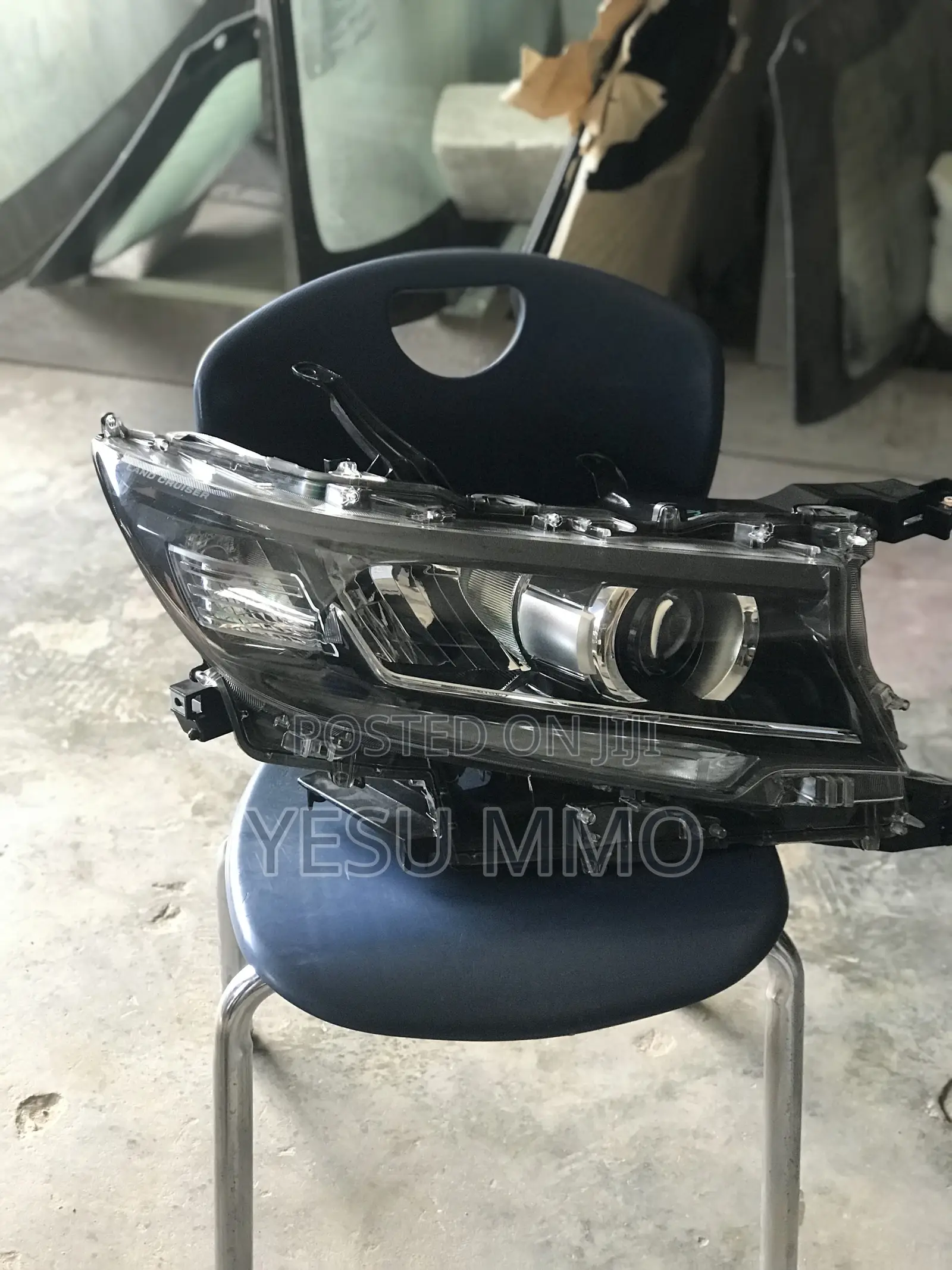 Land Cruiser Prado 2018 Headlights
