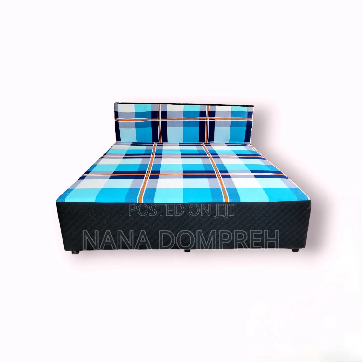 Inbuilt Queen Size Bed
