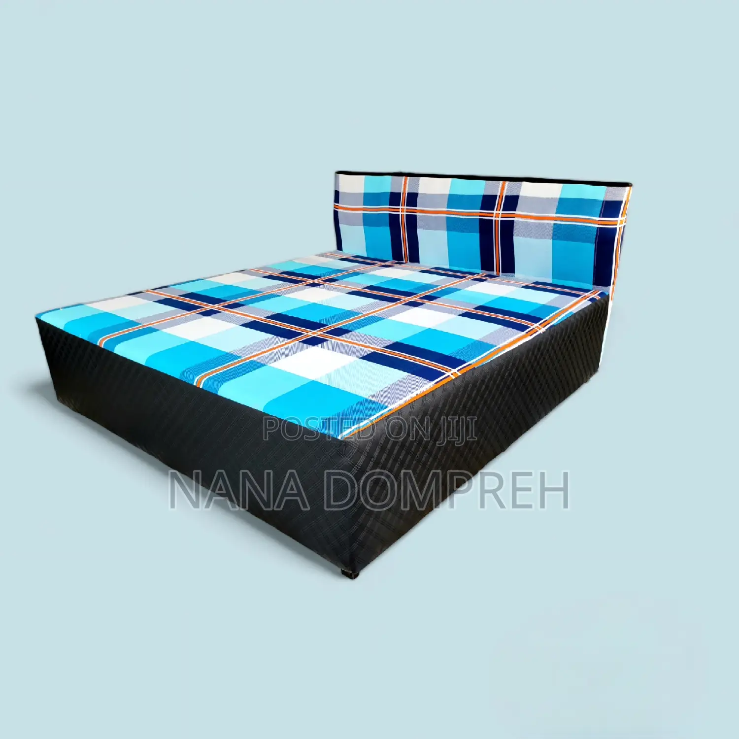 Inbuilt Queen Size Bed