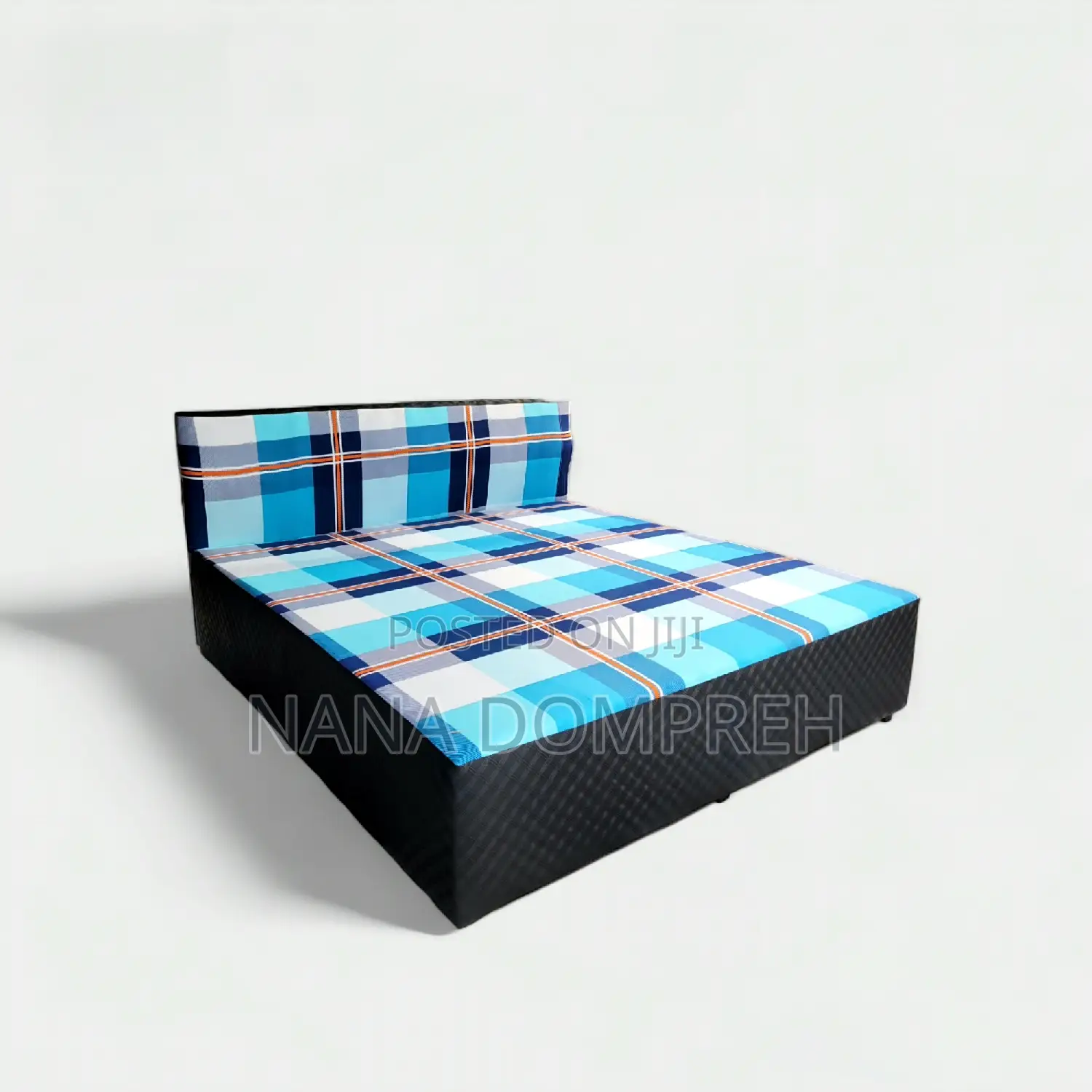 Inbuilt Queen Size Bed