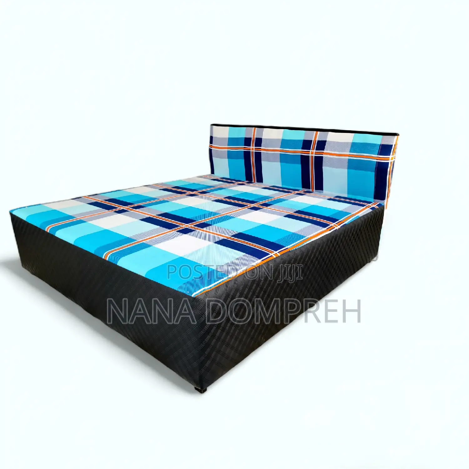 Inbuilt Queen Size Bed