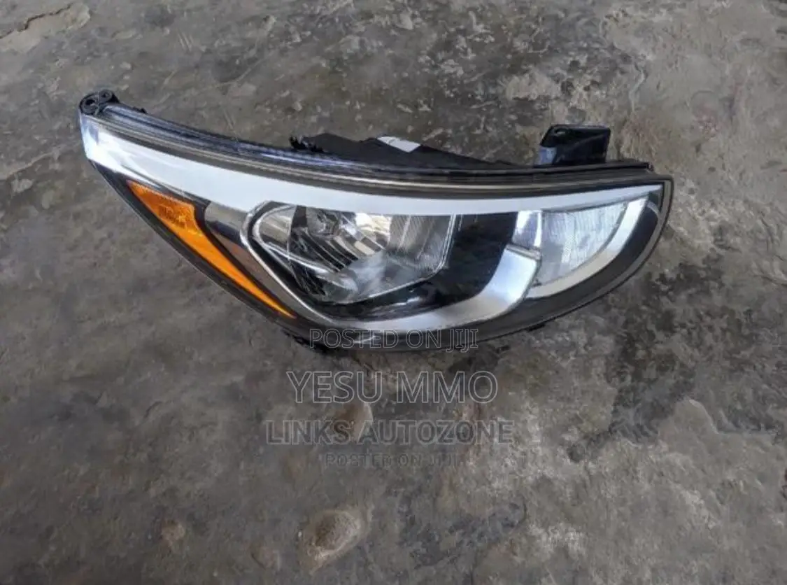 Hyundai Accent 2017 Headlights