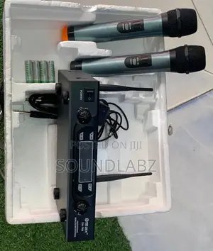 Max DH-769 Dual Channel UHF Wireless Microphone System