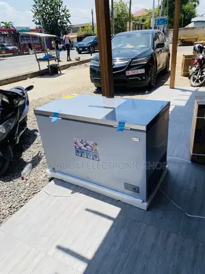 Fast Cooling Pearl PCF-460 Single Door Chest Freezer.