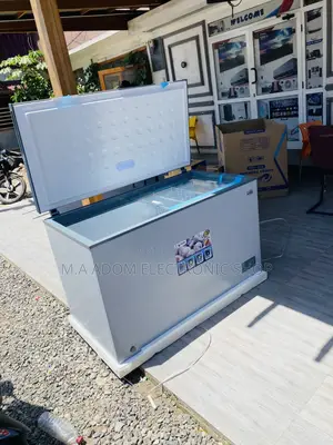 Durable Pearl PCF-460 Single Door Chest Freezer.