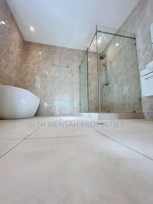 4bdrm House in Skm, Ashaley Botwe for sale