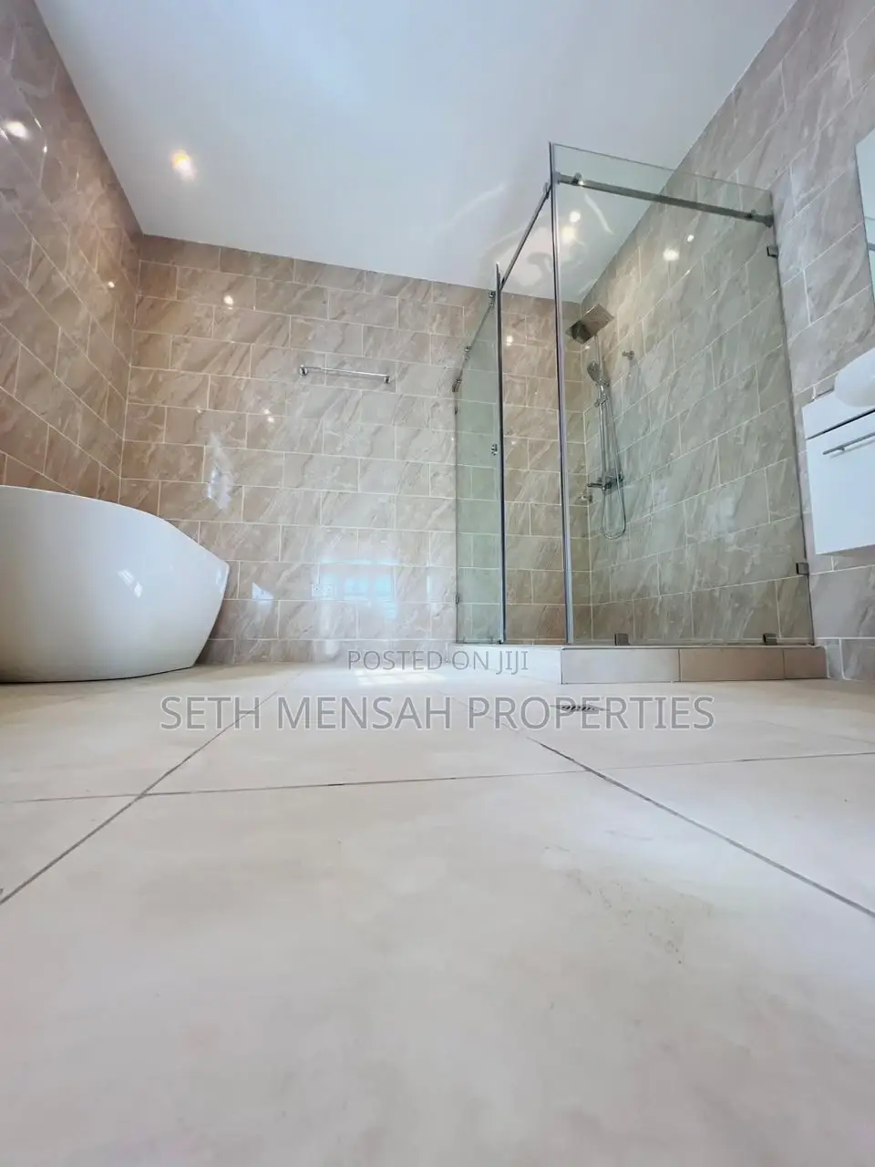 4bdrm House in Skm, Ashaley Botwe for sale