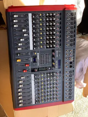 Yamaha BIX-1600USB 16-Channel Powered Mixer