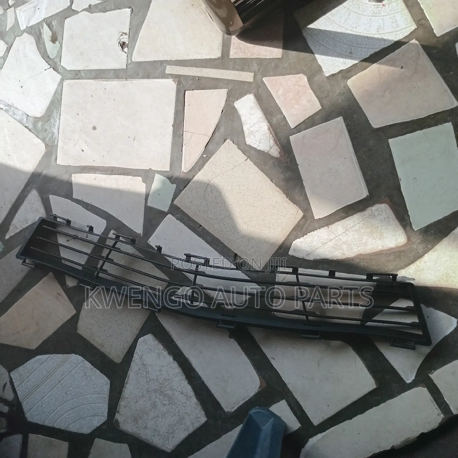 Pontiac Vibe 2005 Bumper Grille