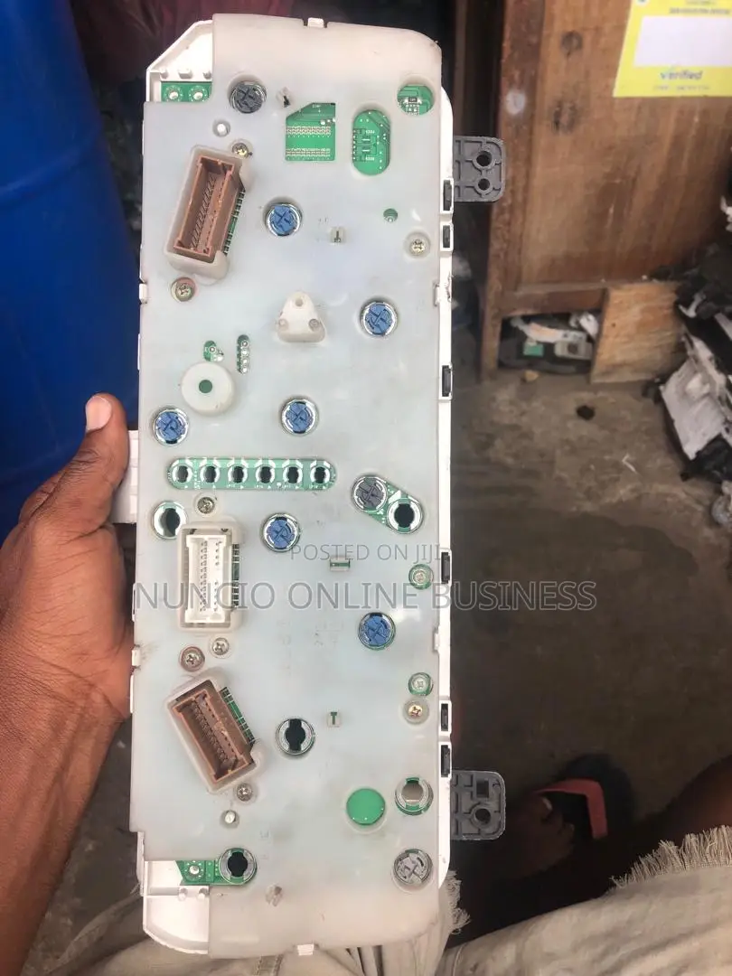 Nissan Hardbody Meterboard Altera