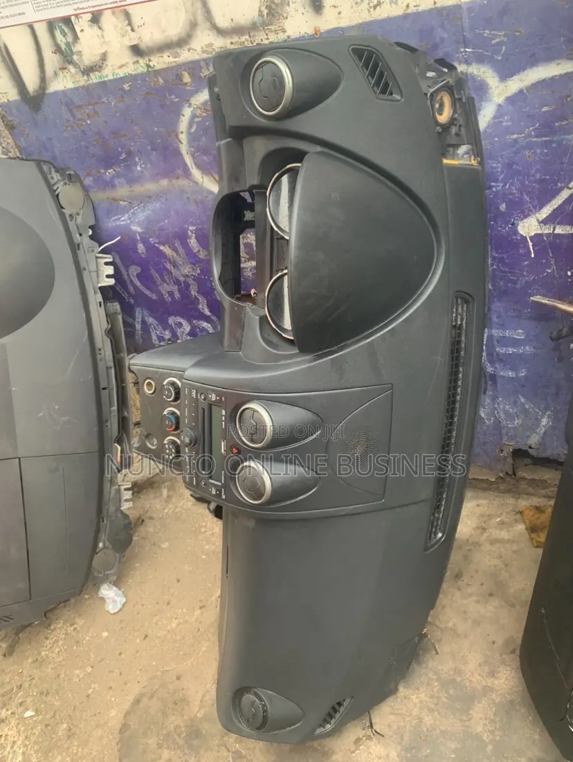 Nissan Rogue 2010 Dashboard