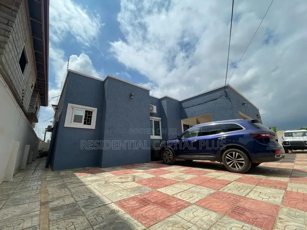4bdrm House in Community 18, Spintex for sale