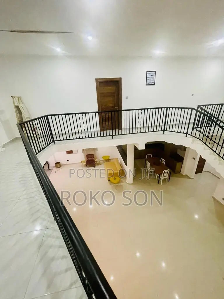 8bdrm Mansion in Dr Roko, Airport Residential Area for sale