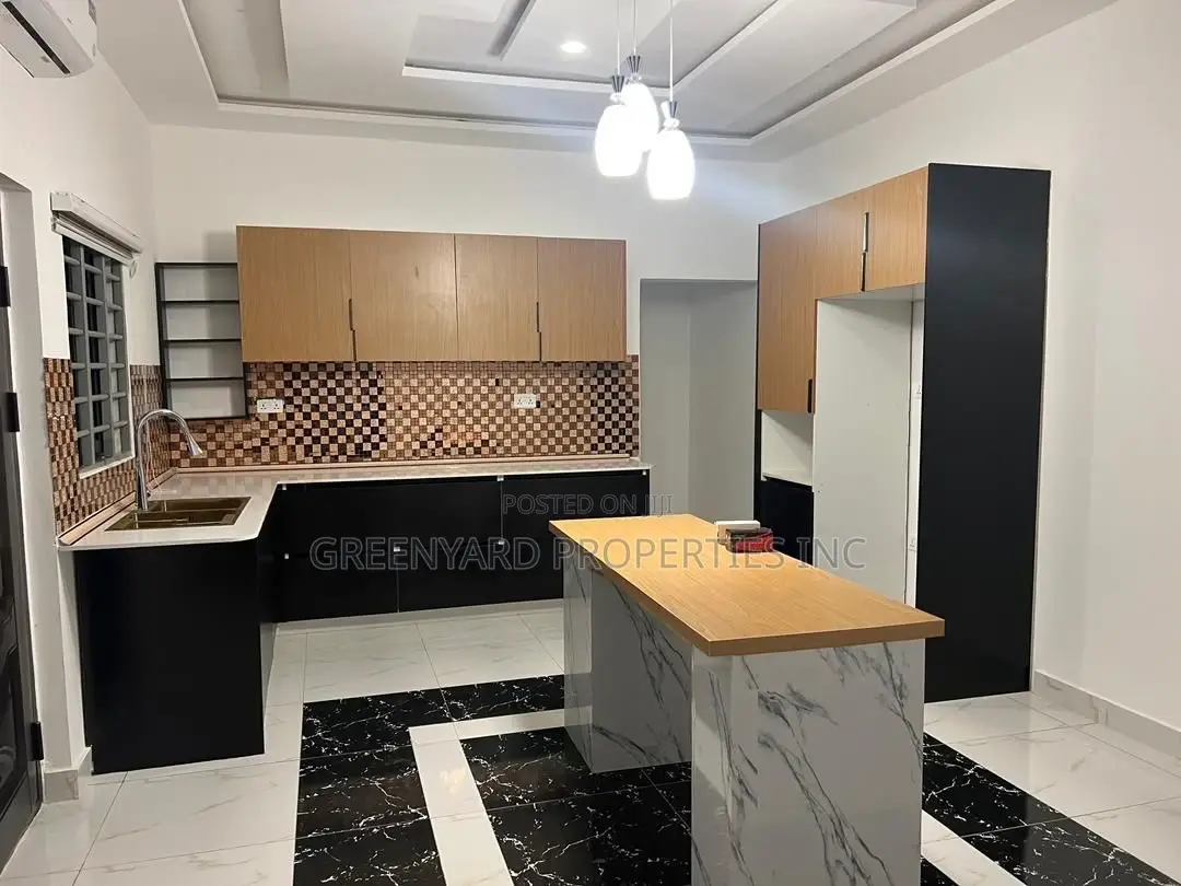 3bdrm House in C8, Lake Side Estate for sale