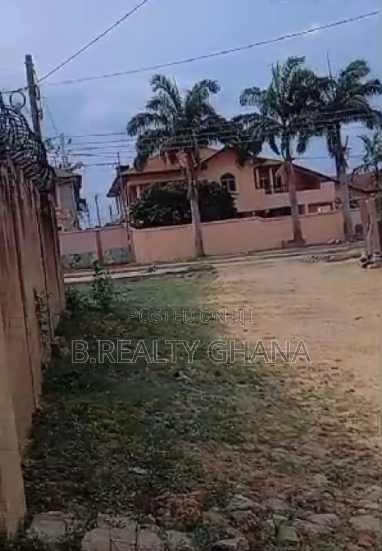 An Acre of Land at East Airport Is for Sale