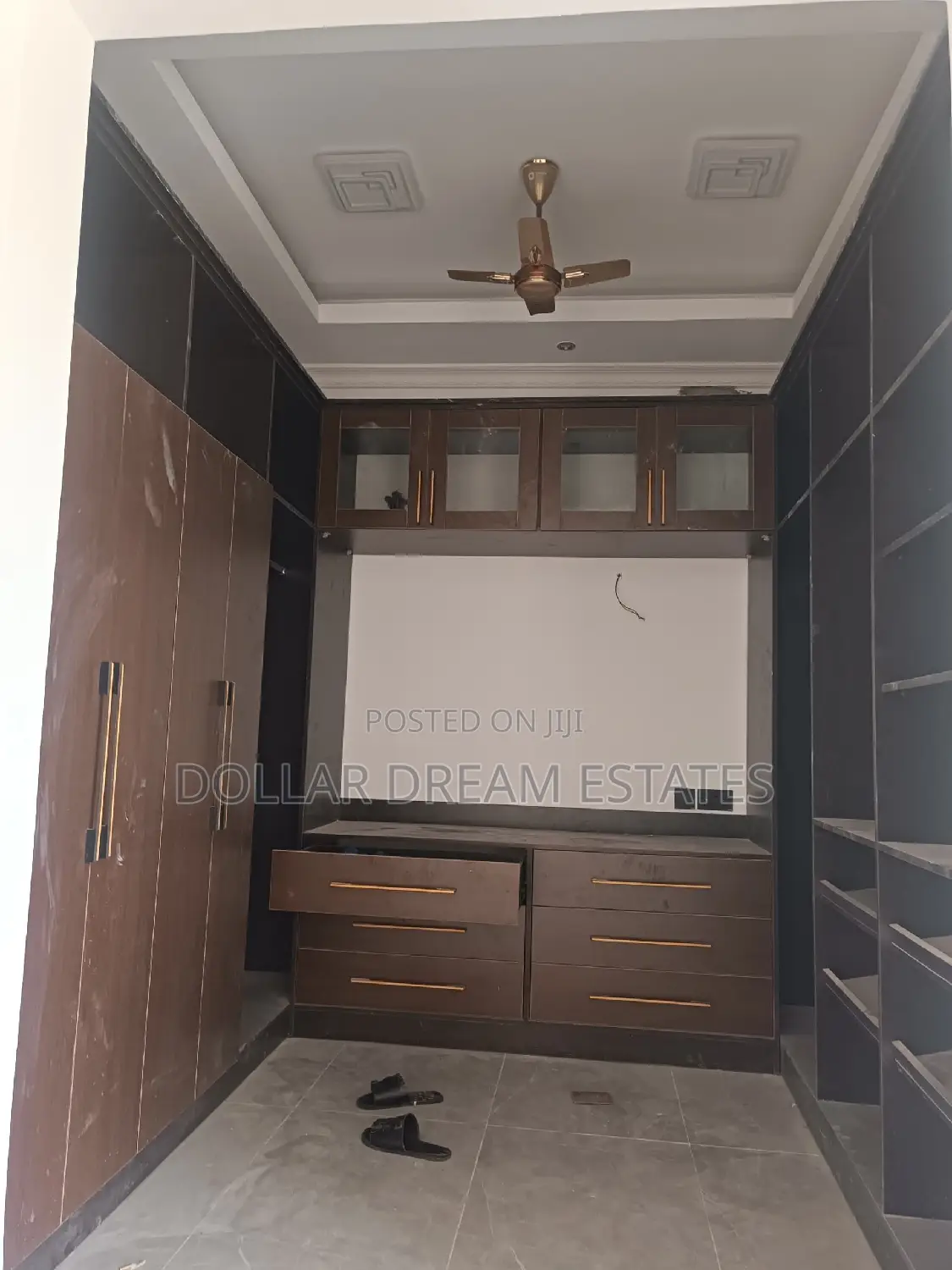 6bdrm House in Spintex for sale