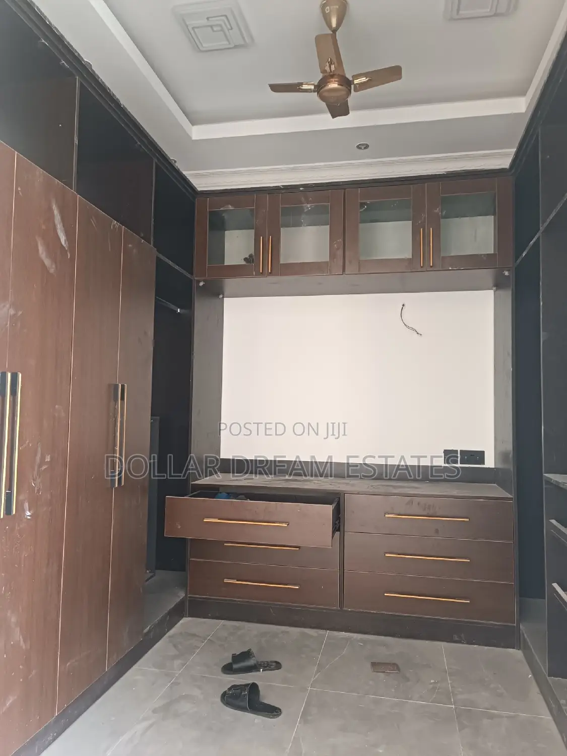 6bdrm House in Spintex for sale