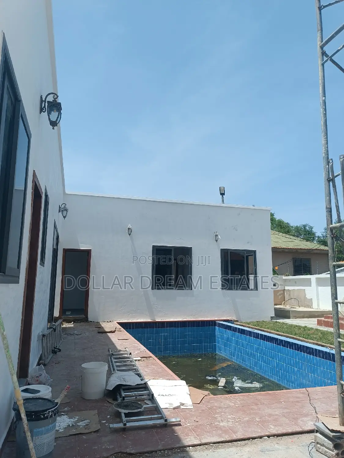 6bdrm House in Spintex for sale