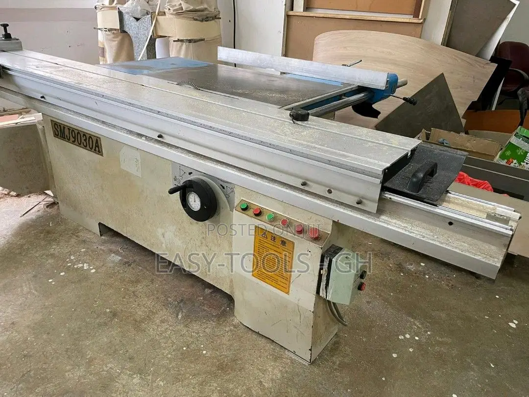 Industrial Sliding Large Tablesaw _ M